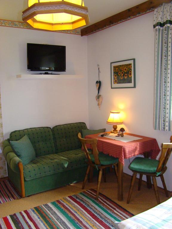 Landhaus Teufl Bed and Breakfast Faistenau Δωμάτιο φωτογραφία