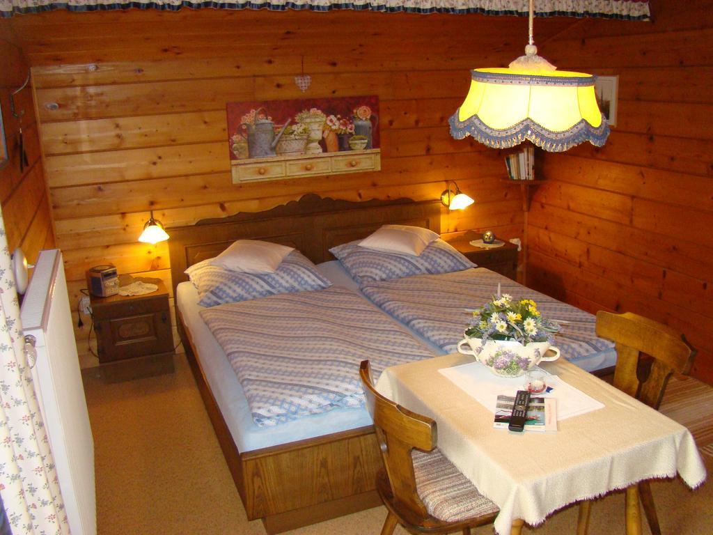 Landhaus Teufl Bed and Breakfast Faistenau Δωμάτιο φωτογραφία