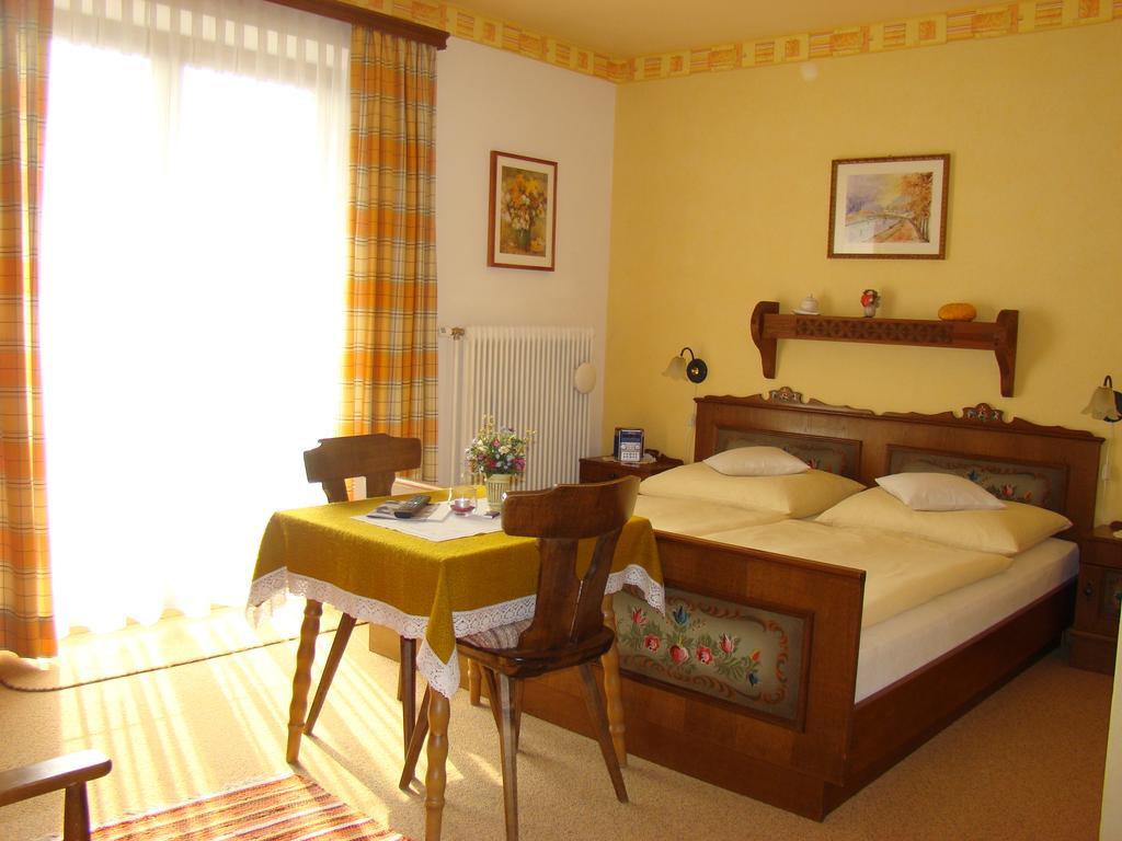 Landhaus Teufl Bed and Breakfast Faistenau Δωμάτιο φωτογραφία
